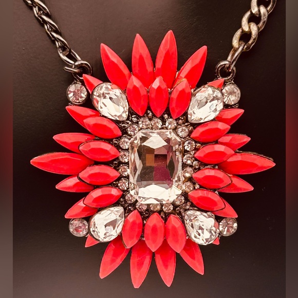 Amrita Singh Coral Crystal Statement Necklace NWT - Picture 2 of 12